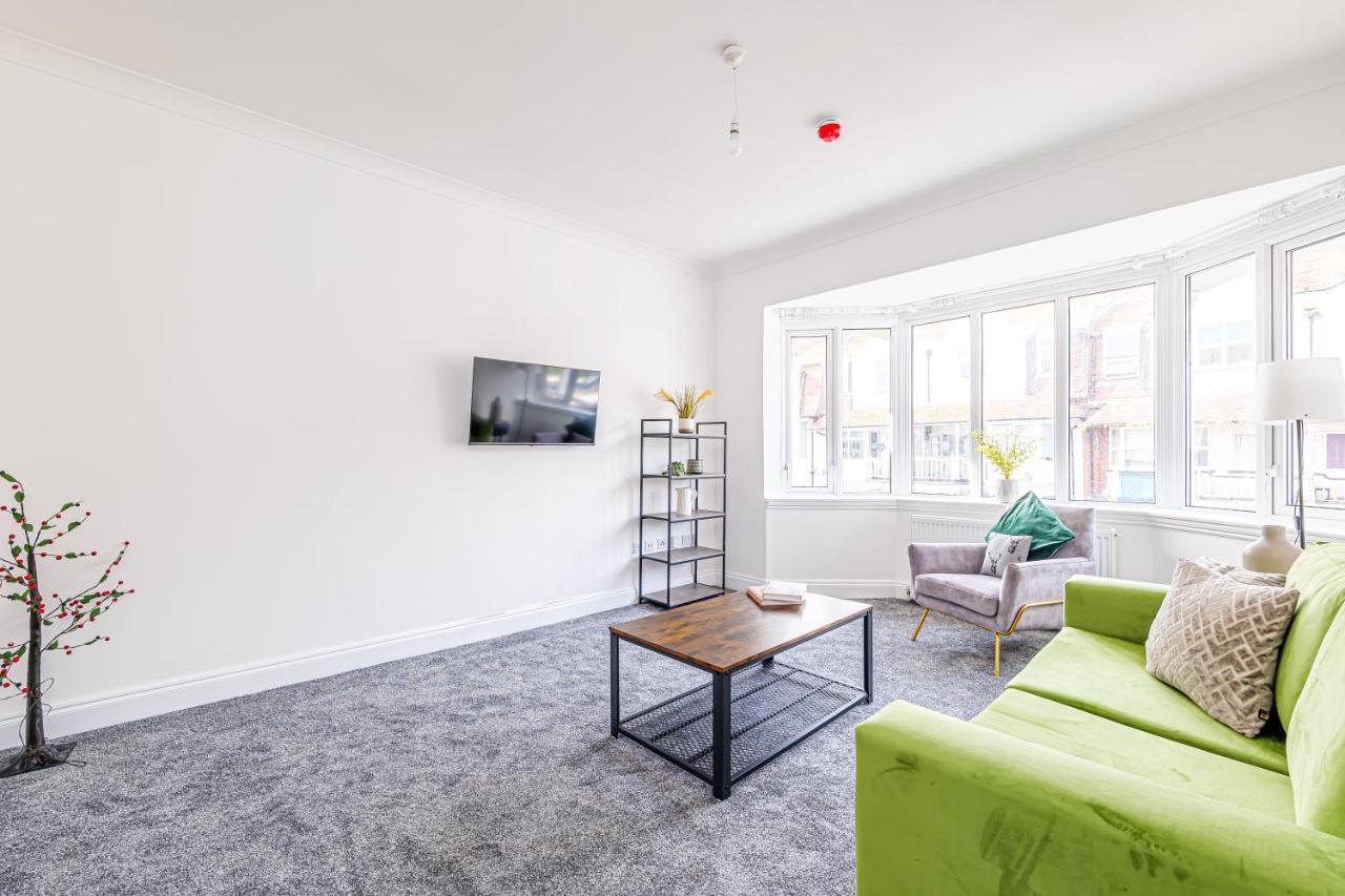 Luxury In Centre Apartment *