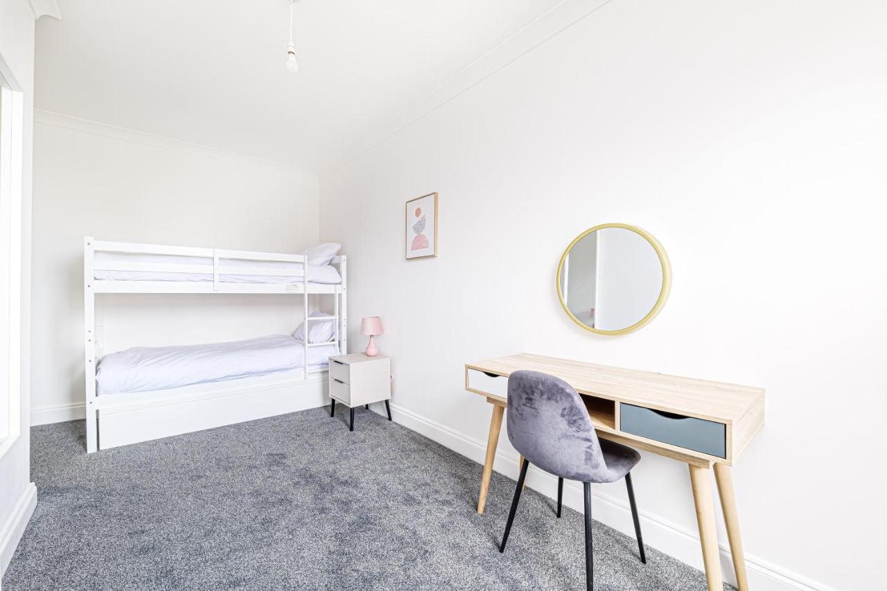 Luxury In Centre Apartment *